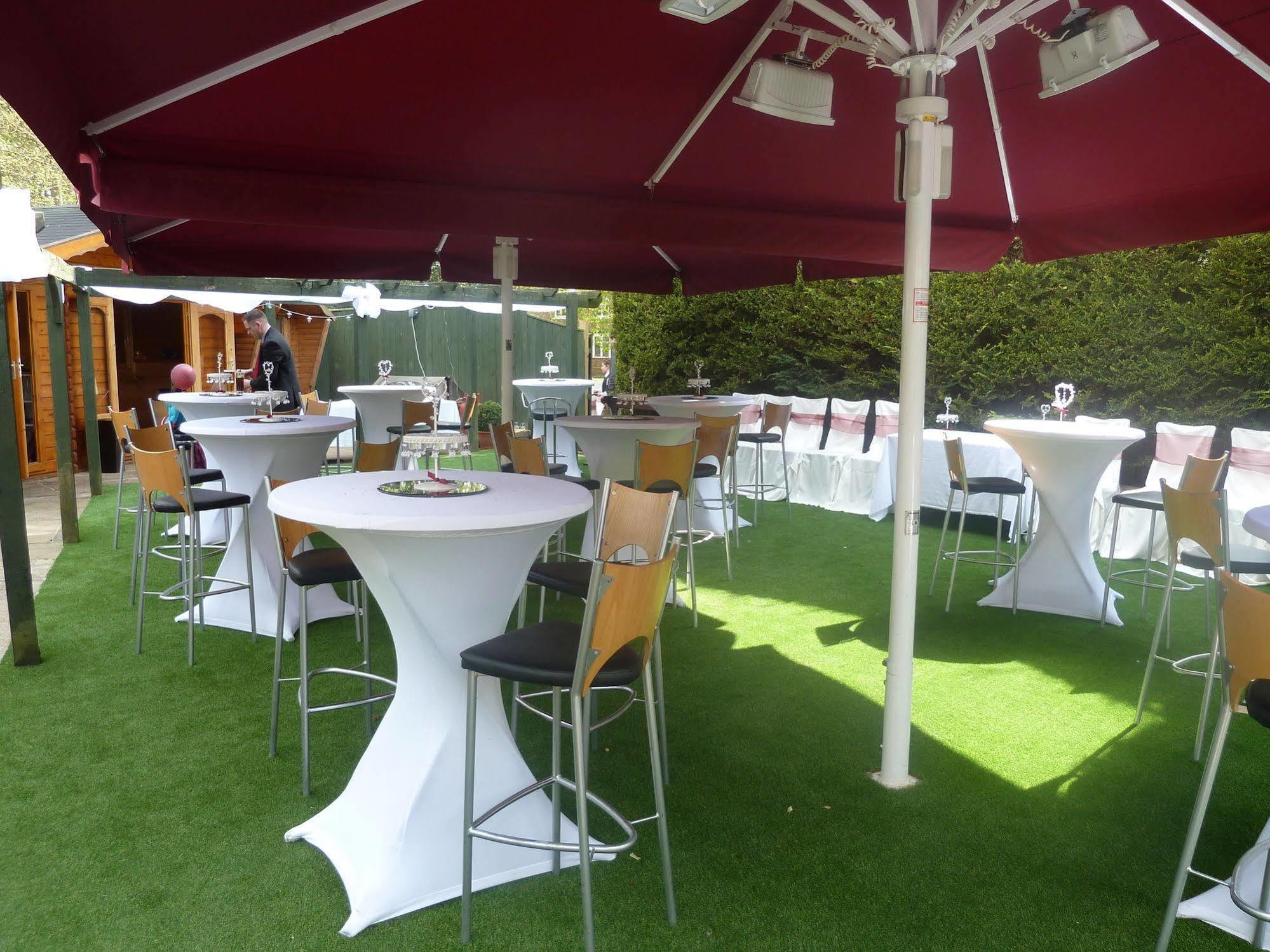 Oyo The Leven Hotel 3*