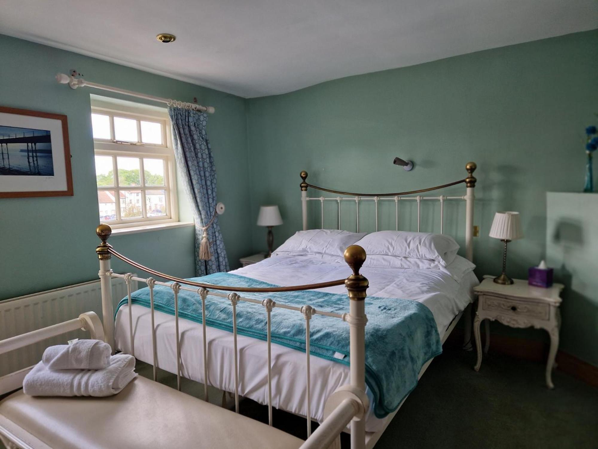 Oyo The Leven Hotel 3*