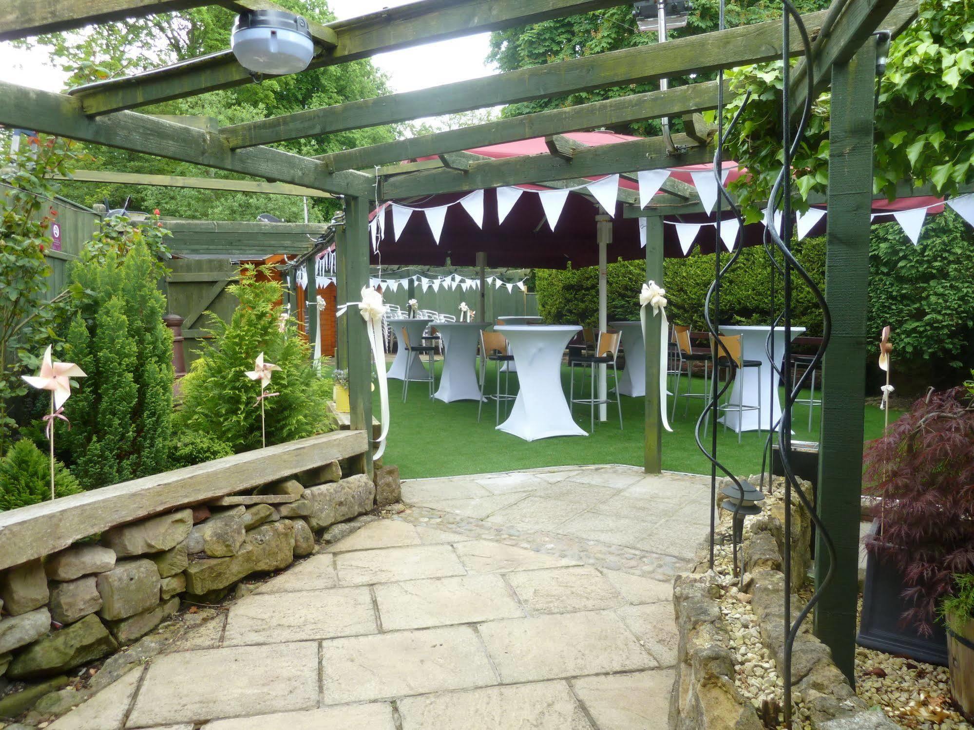 Oyo The Leven Hotel